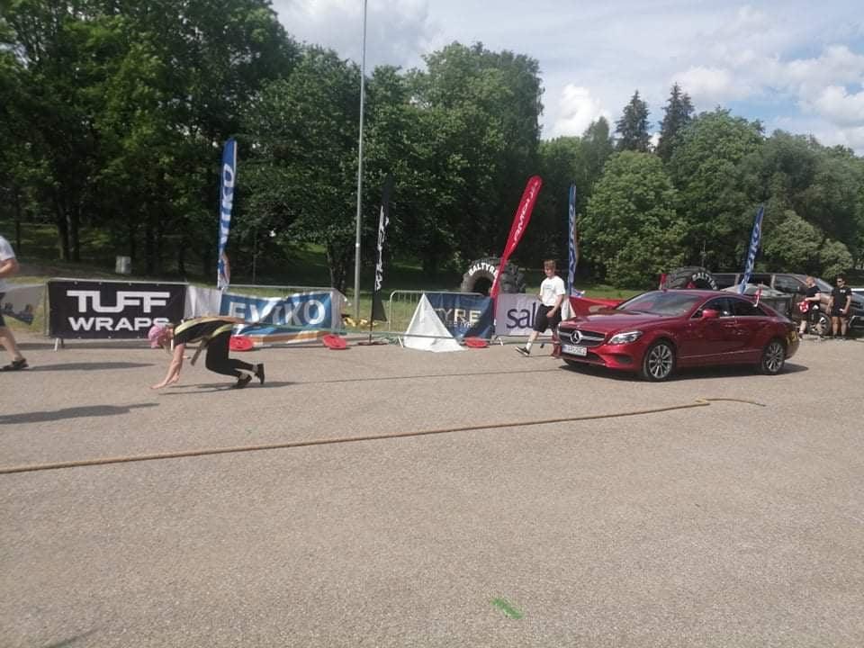 Auto tõmbamine Lenneli